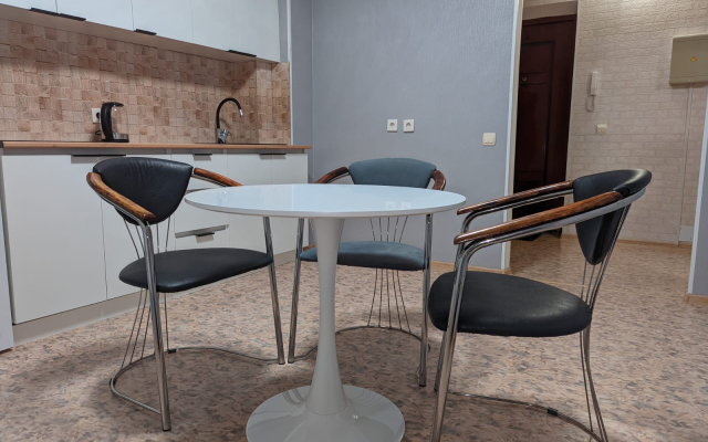 Апартаменты 150 Уральских Рабочих 44