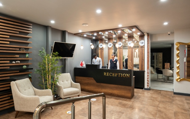 Monezza Hotel