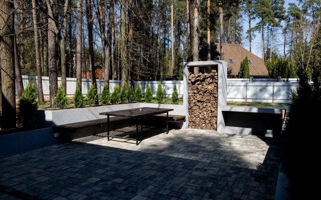 s 2-mya spalnyami Private house