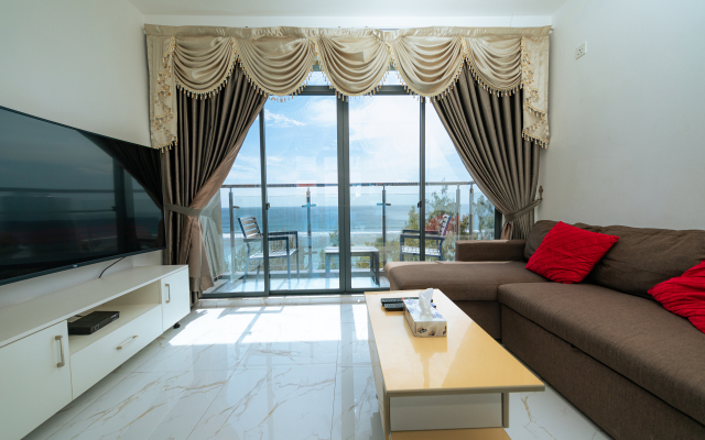 White Beach Holiday Hotel