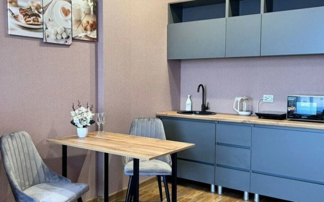 Na Ulitse Druzhby 30/4 Flat