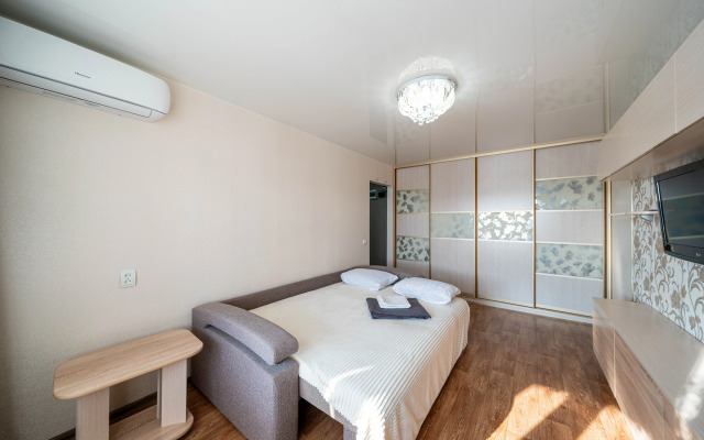 Апартаменты Двухкомнатные на Шелеста 112