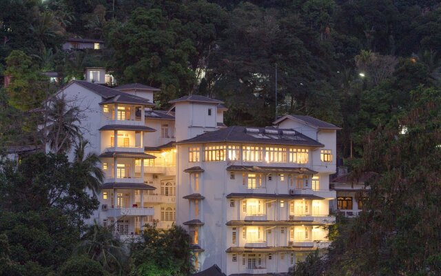 Oak Ray Serene Garden Hotel