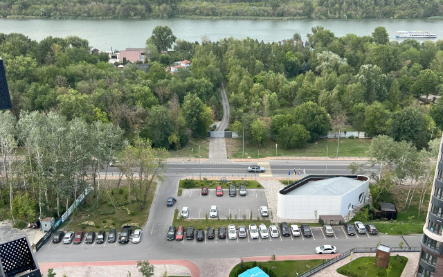 V Tsentre Goroda Zhk Levoberezhye Flat