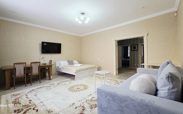 Tsentr Nursaya 3-Kh Komnatnye Apartments