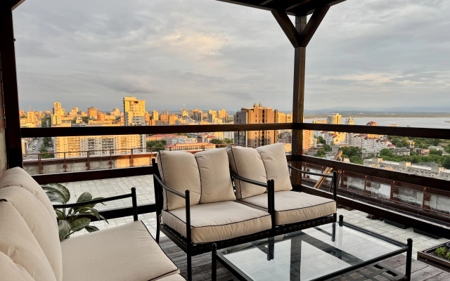 Dvukhurovnevaya S Terrasoy dlya pary Flat