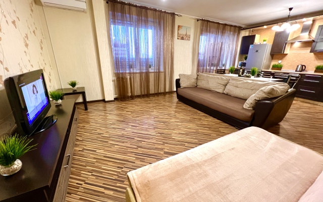 Апартаменты двухкомнатные на Карбышева 61Б (рядом с ТЦ Космопорт)