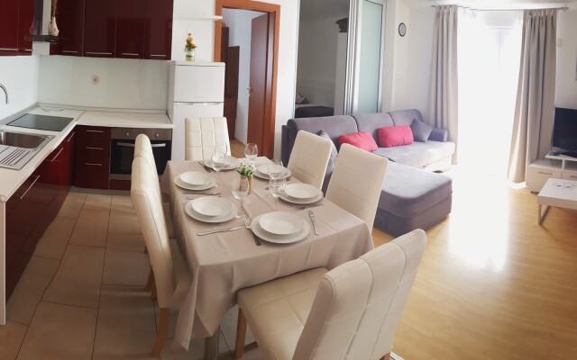 Knezevic Cedo Apartments