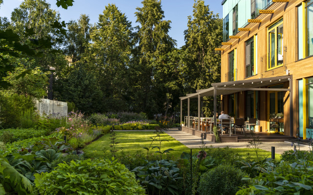 Botanica Hotel