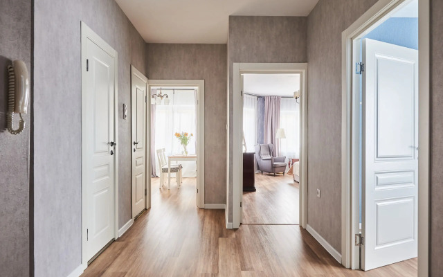 Prostornye Apartamenty u Yekaterininskogo Parka Flat