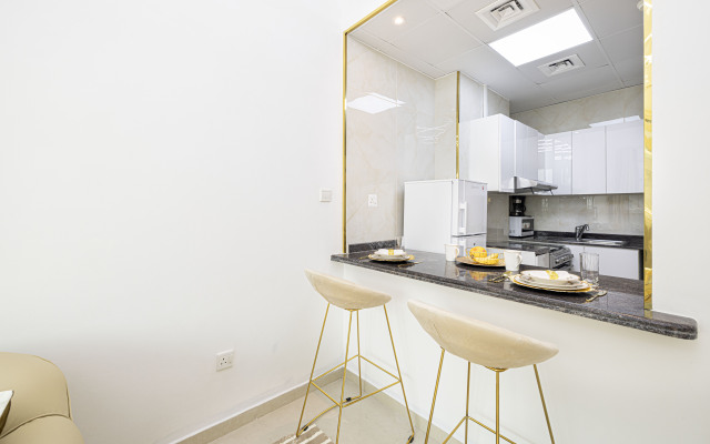 Luxury 1 Bedroom on Marina Walk Apartments