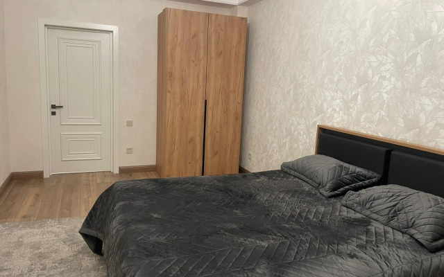 Tur House v Kaspiyske Apartments