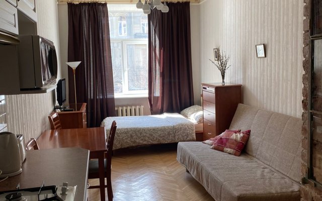Uyutnyye Na Bolshoy Konyushennoy 2 Apartments