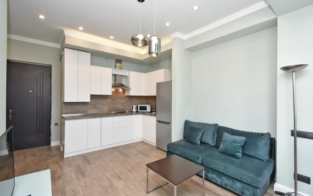2-K v Novostroyke, Ulitsa Amiryana, Am2614 Flat