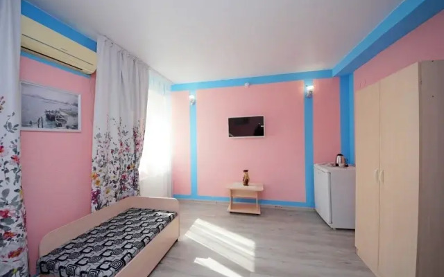 EdiRoz na Kryimskoy Guest House