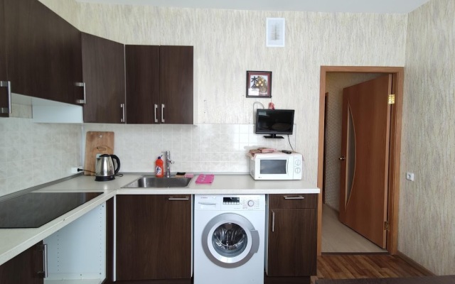 Ryadom S Aeropotom Pokryshkina Sportivnaya 3 Apartments