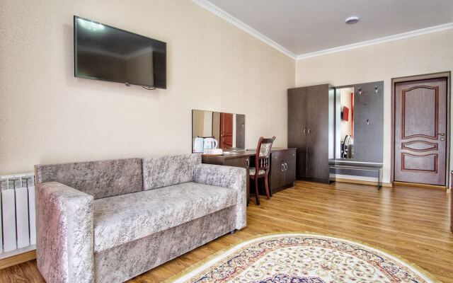 Kavkaz Hotel