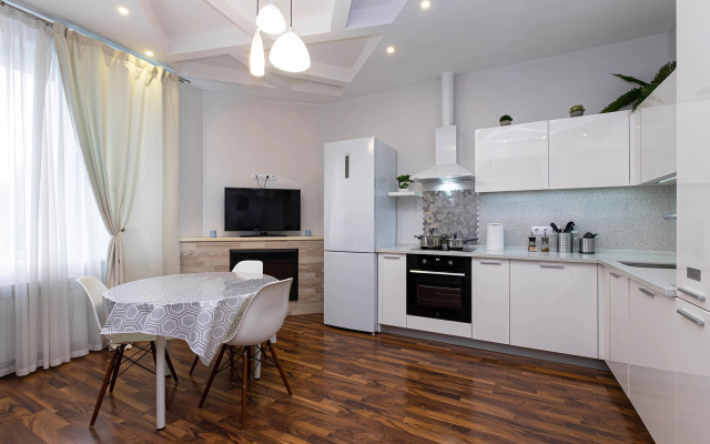 Квартира Семейная Трёхкомнатная с видом на Обь