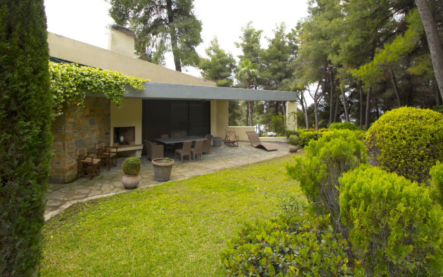 Araucaria Shared Pool Sani Villa