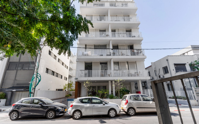 Blueground at Nahalat Byniamin ID37 Apartments