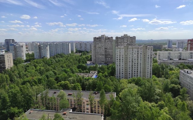 S Shikarnym Vidom U Metro Uzshnaya Apartments