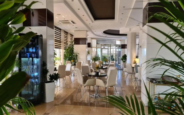 Arvi Hotel