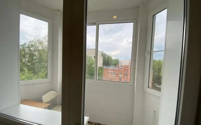 Na Ulitse Kharitonova 3 Flat