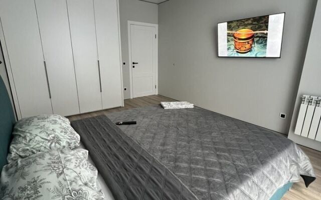 S Shikarnym Vidom V Panoramnom Osteklenii Flat