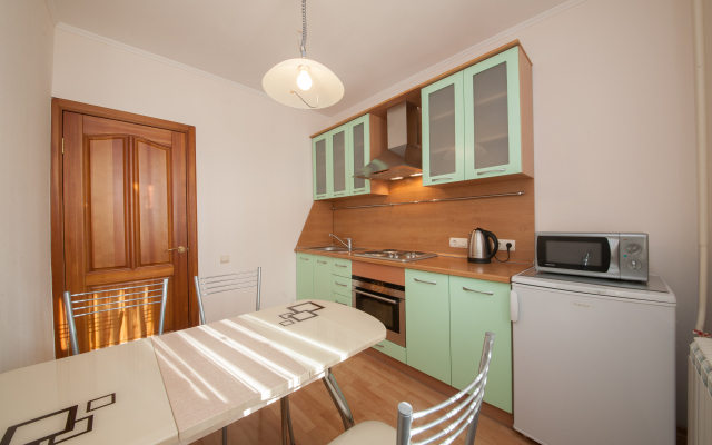 Na Vodopyanova Apartment