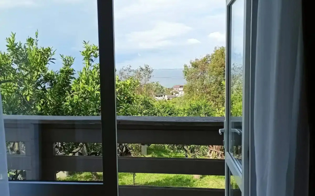 Domik 2 s Shikarnym Vidom na More Villa