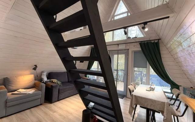 Частный дом с баней в лесу на берегу Истринского водохранилища