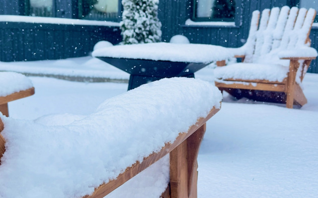 Частный дом у озера