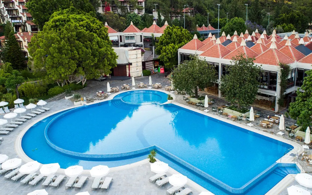 Hillside Beach Club