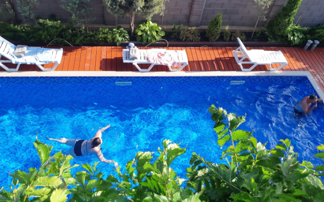 Maxim Guest House