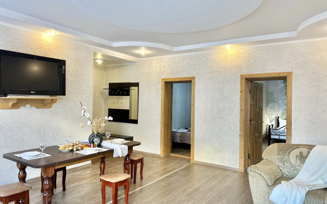 Квартира ArtHouse Dombay 9