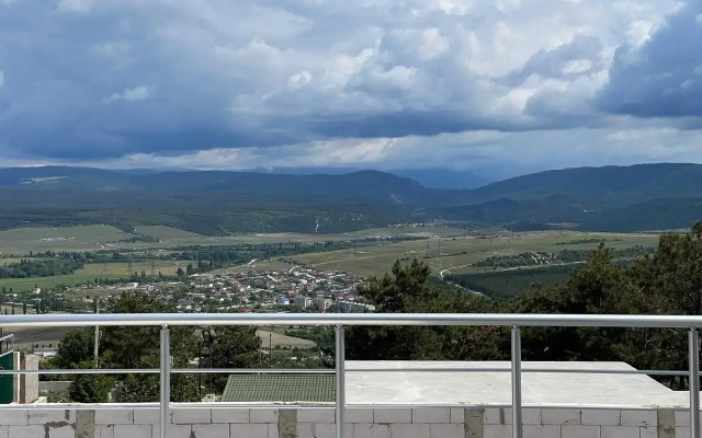 C Terrasoy I Vidom Na Gory Flat