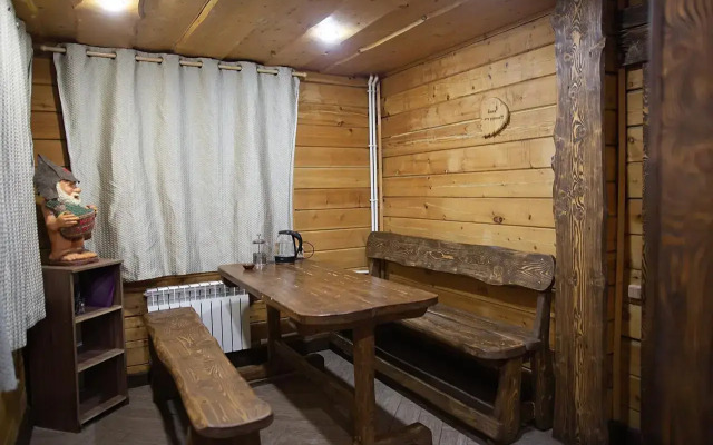 Taezhnyij Prival Guest House
