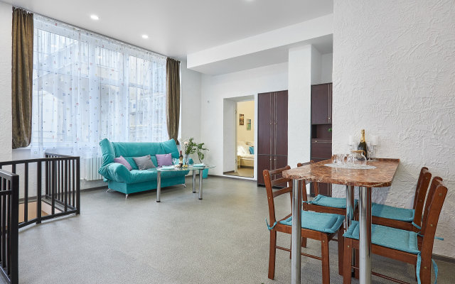 Happiness Live in the center of Sevastopol Apartment