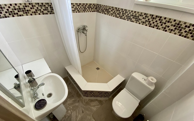 38 Popugaev Guest House