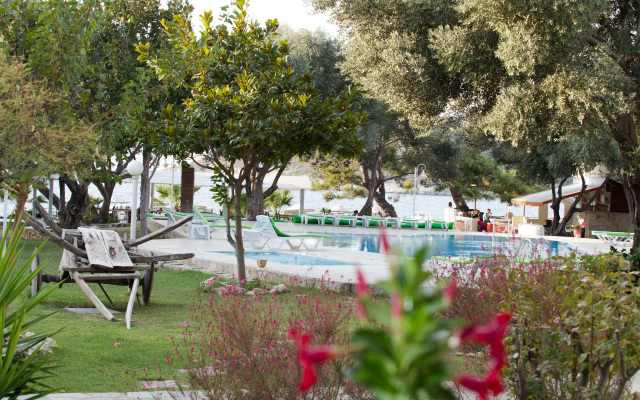 Club Mackarel Hotel