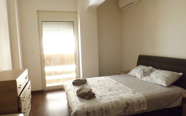 Современные апартаменты в Будве с одной спальней на Новембра