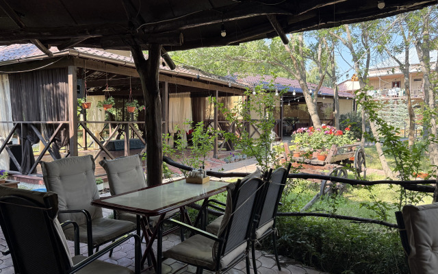 Kolorado Hotel