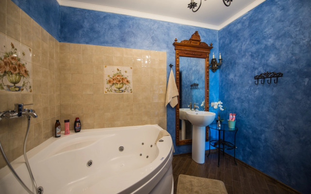 U Naberezhnoj Country House Apartments 2