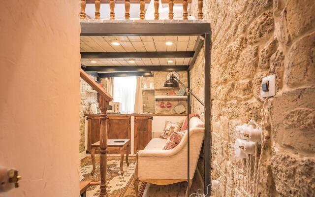 Rest Studios Aparthotel