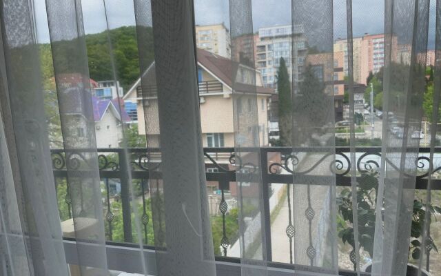 Trekhkomnatnye Simsim Apartments