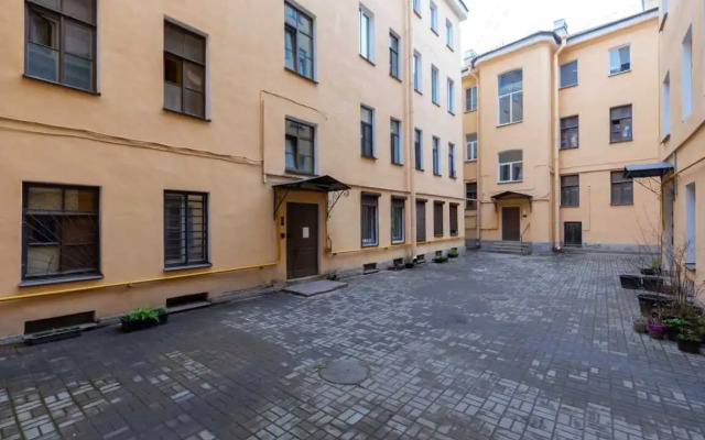 Floris 1 Apartment Vosstaniya Square