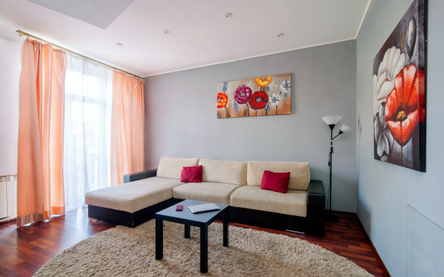 V Tsentre Goroda Apartments