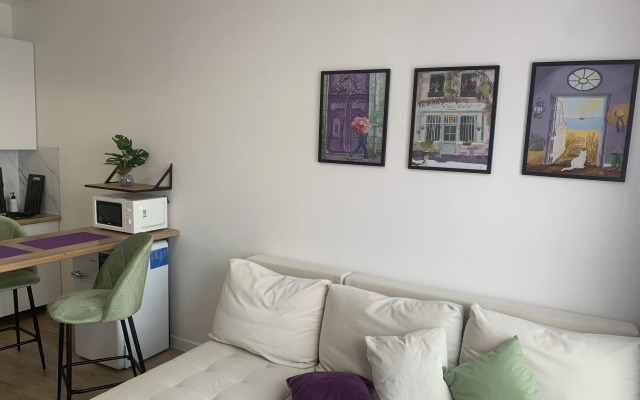 Stilnaya Studiya V Novykh Vatutinkakh Flat