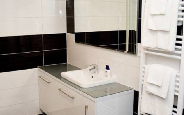 Spacious Beachfront Apartments Tanita