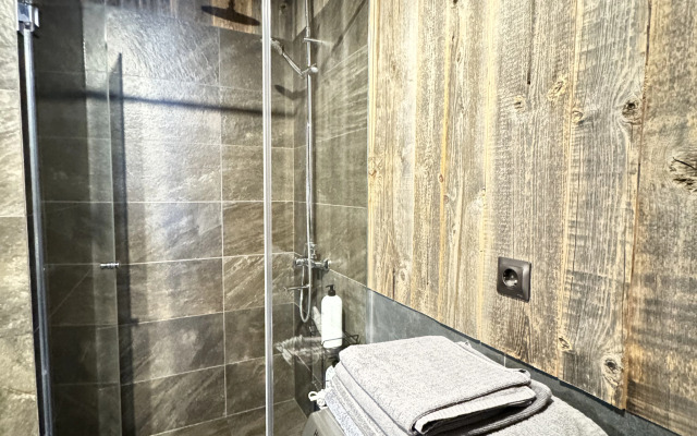 Апартаменты Охта Adventure 50м. с камином